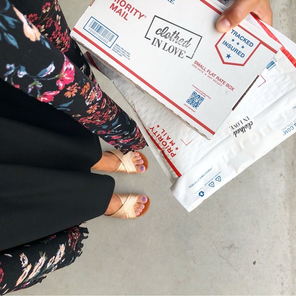 Meet Your Posher! ✨ - Picture 3 of 4